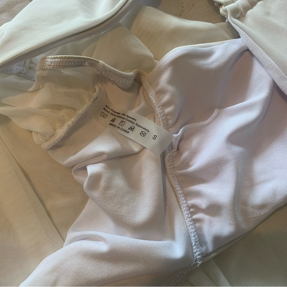 White Coverup - Picture 3 of 6